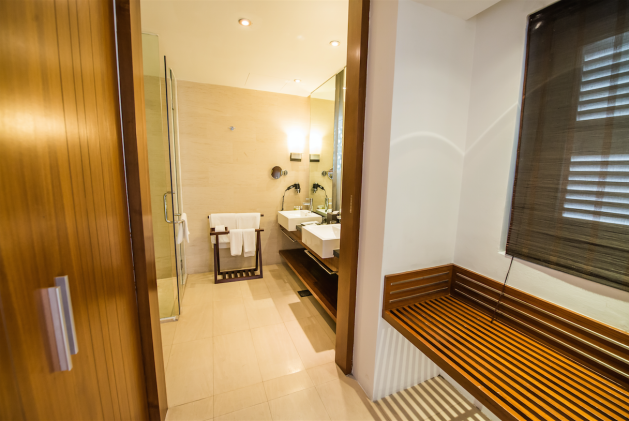 Washroom Courtyard suite Amara Sanctuary Resort Singapore guest review blog